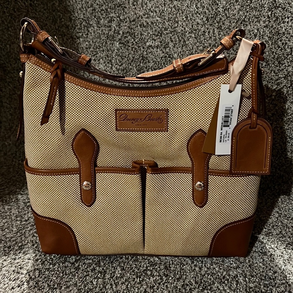 Dooney & Bourke BE385 Medium Lucy NWT (natural)